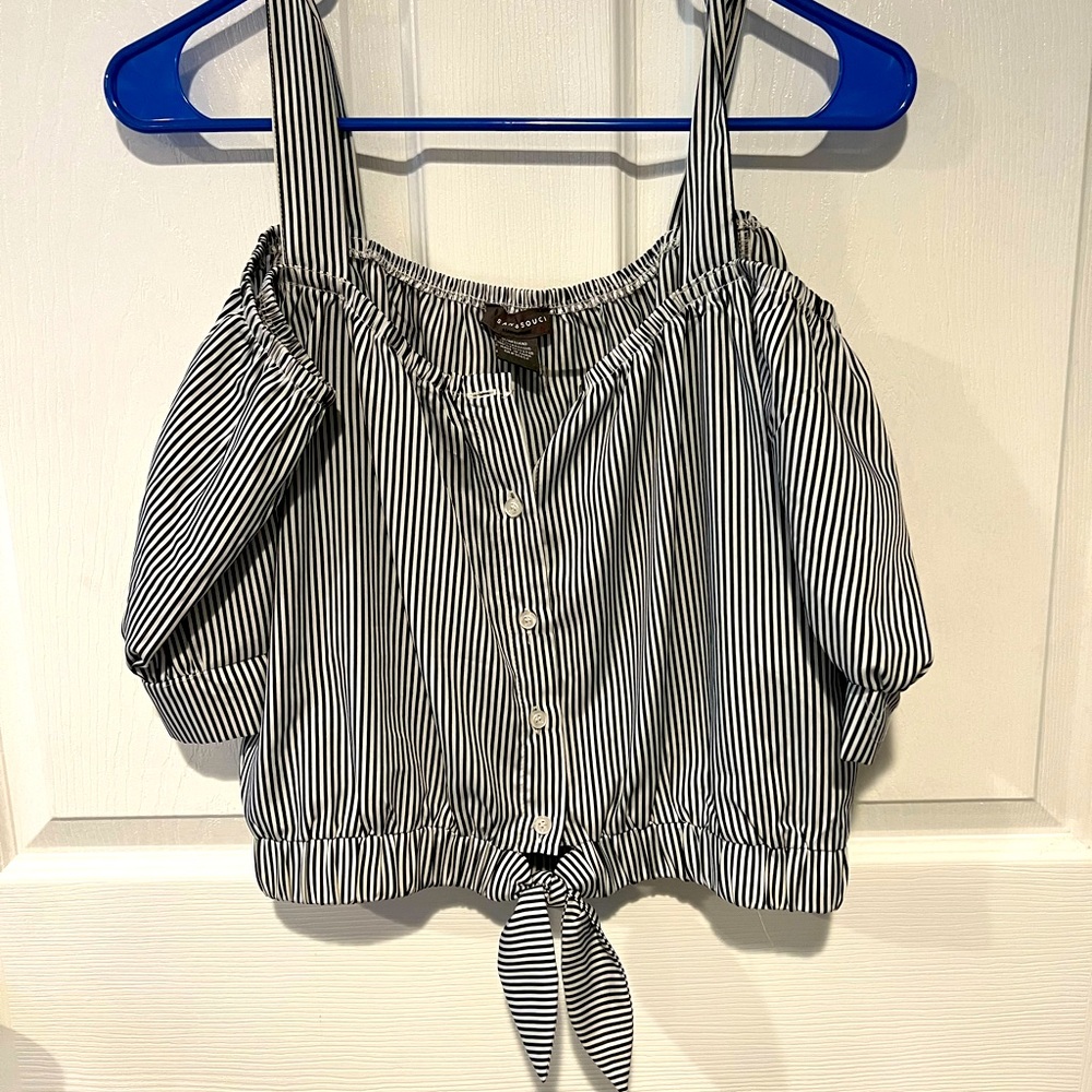Cold shoulder top